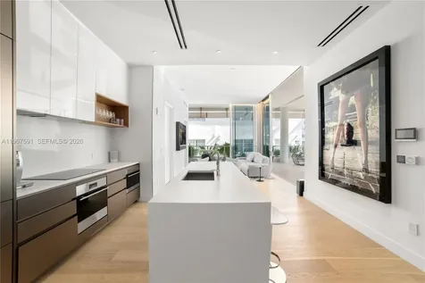 304 Ocean Drive Miami Beach FL 33139