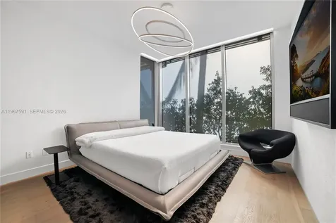 304 Ocean Drive Miami Beach FL 33139