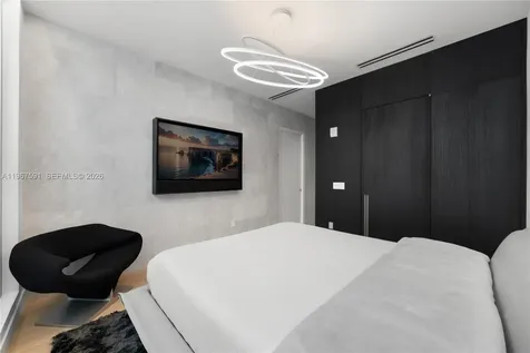 304 Ocean Drive Miami Beach FL 33139