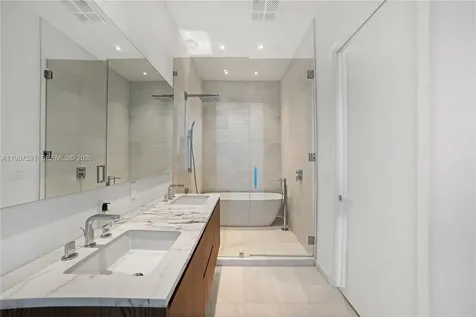 304 Ocean Drive Miami Beach FL 33139