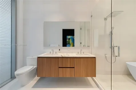 304 Ocean Drive Miami Beach FL 33139