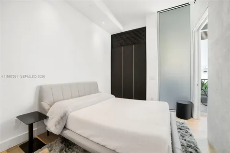 304 Ocean Drive Miami Beach FL 33139