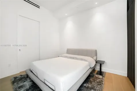 304 Ocean Drive Miami Beach FL 33139