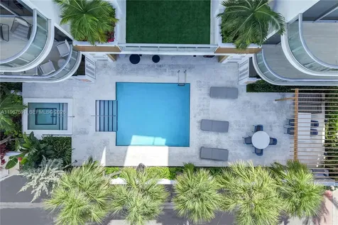 304 Ocean Drive Miami Beach FL 33139