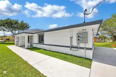 673 NW 14 Florida City FL 33034