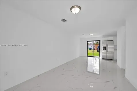 673 NW 14 Florida City FL 33034