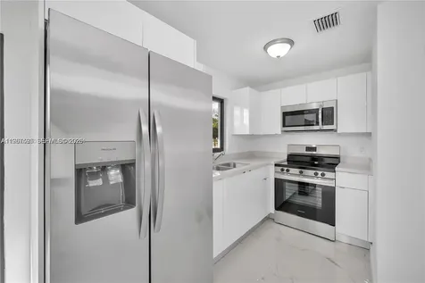 673 NW 14 Florida City FL 33034