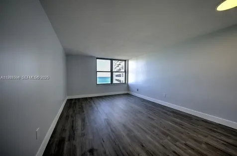 2899 Collins Avenue Miami Beach FL 33140