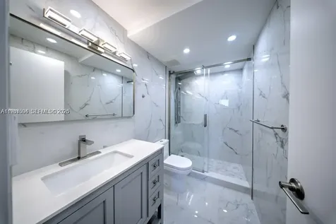 2899 Collins Avenue Miami Beach FL 33140