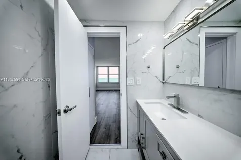 2899 Collins Avenue Miami Beach FL 33140
