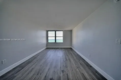 2899 Collins Avenue Miami Beach FL 33140