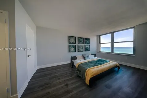 2899 Collins Avenue Miami Beach FL 33140