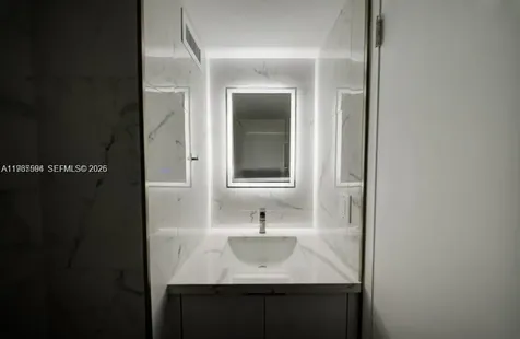 2899 Collins Avenue Miami Beach FL 33140