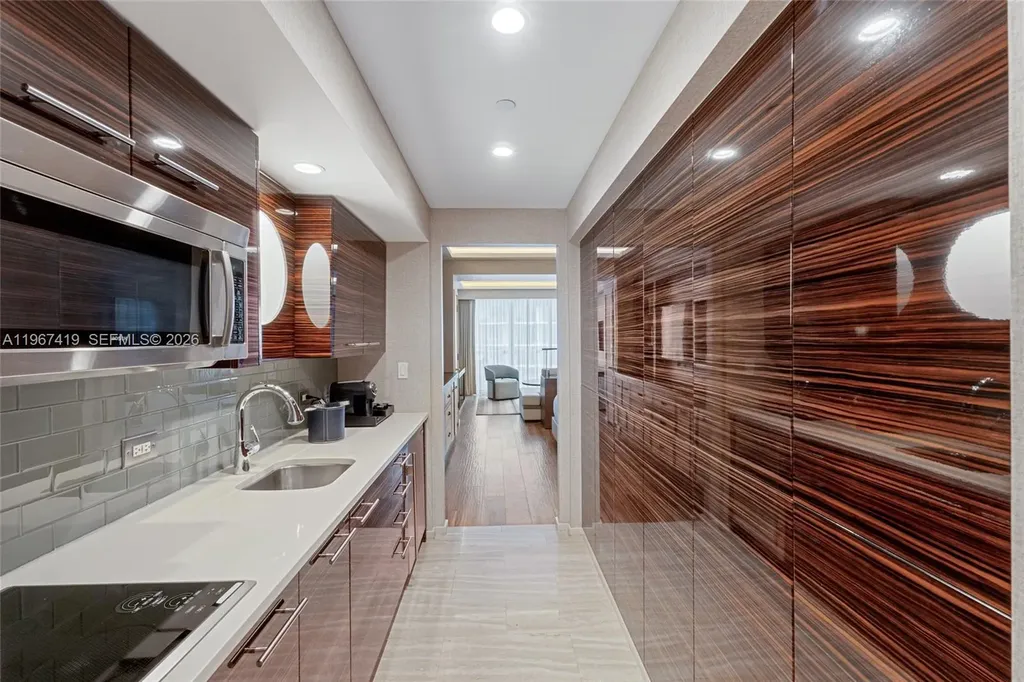 551 N Fort Lauderdale Beach Boulevard Fort Lauderdale FL 33304