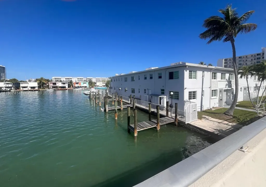7207 Bay Drive Miami Beach FL 33141