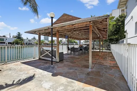 7207 Bay Drive Miami Beach FL 33141