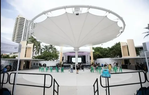 7207 Bay Drive Miami Beach FL 33141