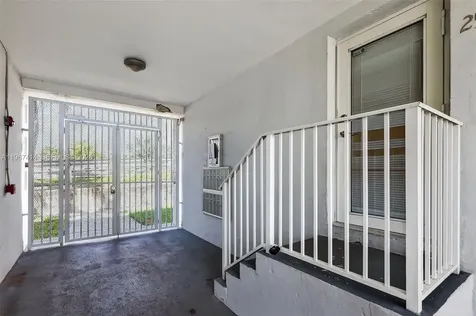 7207 Bay Drive Miami Beach FL 33141