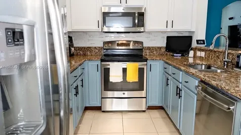 17038 SW 95th Terrace Miami FL 33196