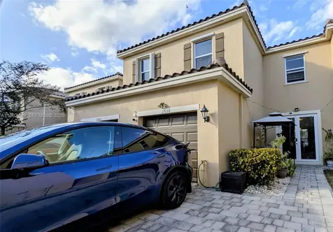 17038 SW 95th Terrace Miami FL 33196