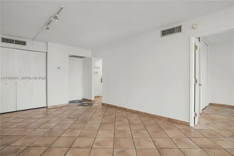 20500 W Country Club Drive Aventura FL 33180