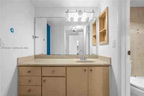 20500 W Country Club Drive Aventura FL 33180