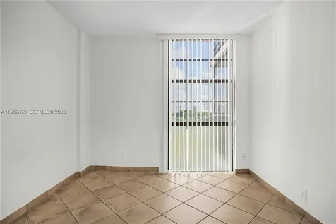 20500 W Country Club Drive Aventura FL 33180