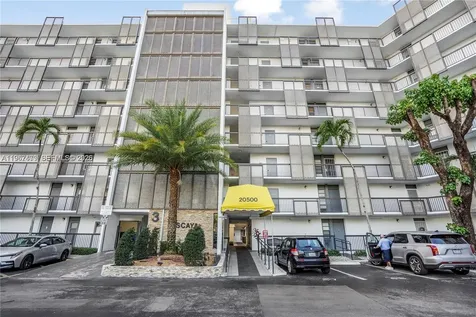 20500 W Country Club Drive Aventura FL 33180