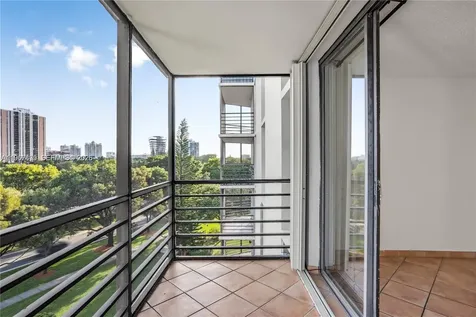 20500 W Country Club Drive Aventura FL 33180