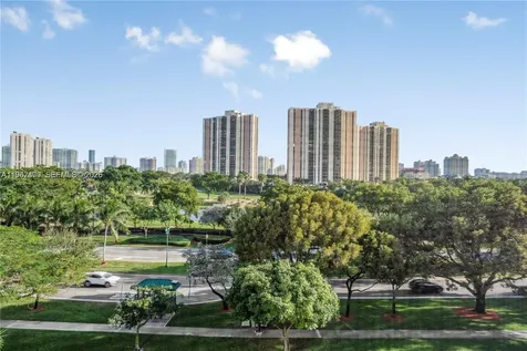 20500 W Country Club Drive Aventura FL 33180