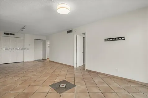 20500 W Country Club Drive Aventura FL 33180