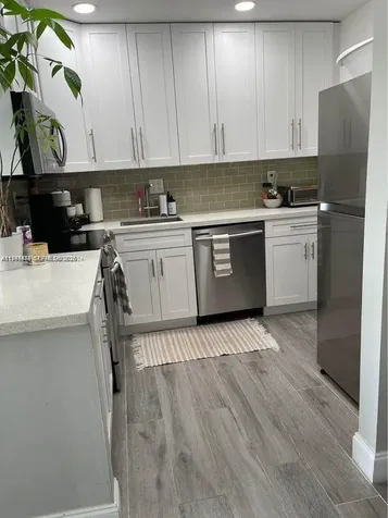 5221 Geneva Way Doral FL 33166