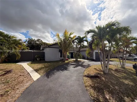 6080 NW 199th Street Hialeah FL 33015