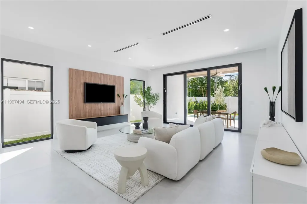 608 SW 16th Court Fort Lauderdale FL 33315