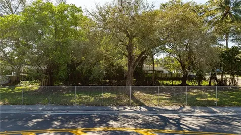 2226 NW 46th Street Miami FL 33142