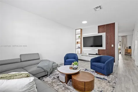 5725 NW 114th Path Doral FL 33178