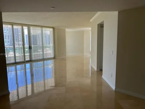 21055 Yacht Club Drive Aventura FL 33180
