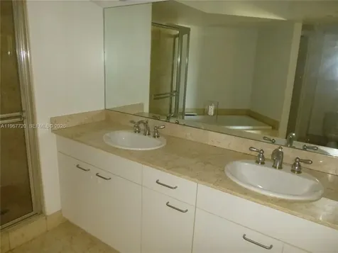 21055 Yacht Club Drive Aventura FL 33180