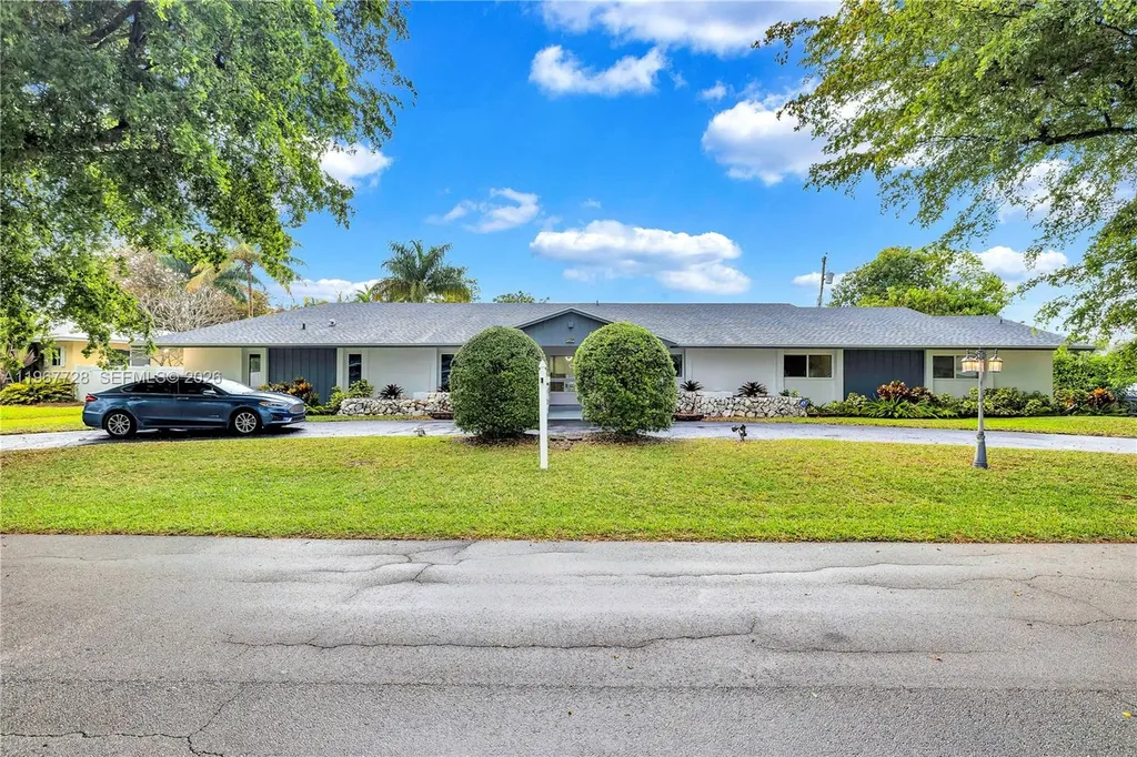 3211 Calle Largo Drive Hollywood FL 33021