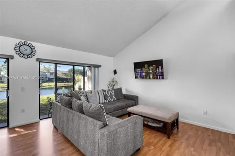 10836 NW 30th Place Sunrise FL 33322