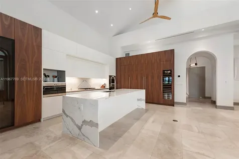 432 S Hibiscus Drive Miami Beach FL 33139