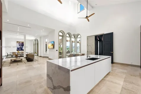 432 S Hibiscus Drive Miami Beach FL 33139