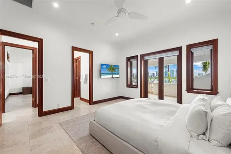 432 S Hibiscus Drive Miami Beach FL 33139