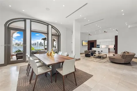 432 S Hibiscus Drive Miami Beach FL 33139