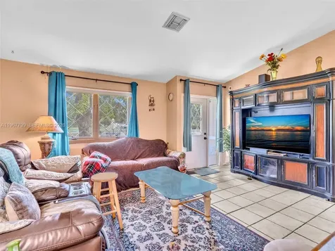 5310 SW 109th Avenue Davie FL 33328