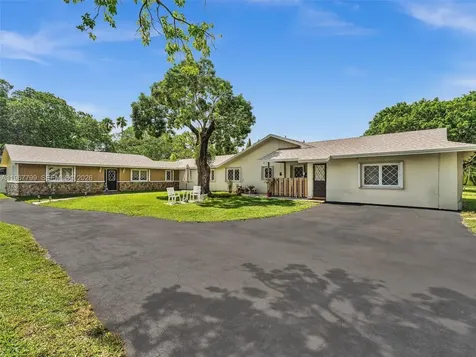 5310 SW 109th Avenue Davie FL 33328