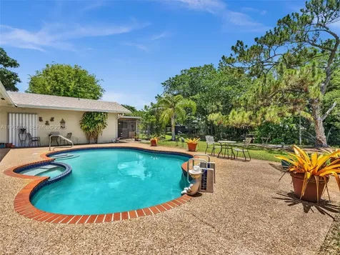 5310 SW 109th Avenue Davie FL 33328