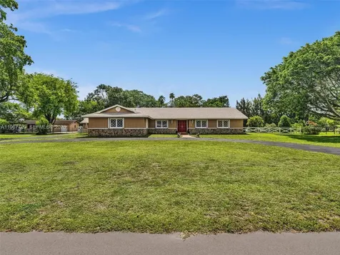 5310 SW 109th Avenue Davie FL 33328