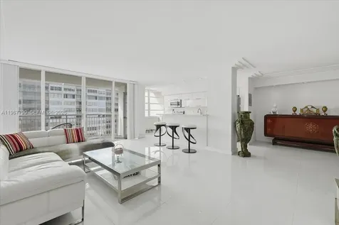 18051 Biscayne Boulevard Aventura FL 33160