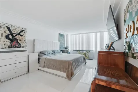 18051 Biscayne Boulevard Aventura FL 33160